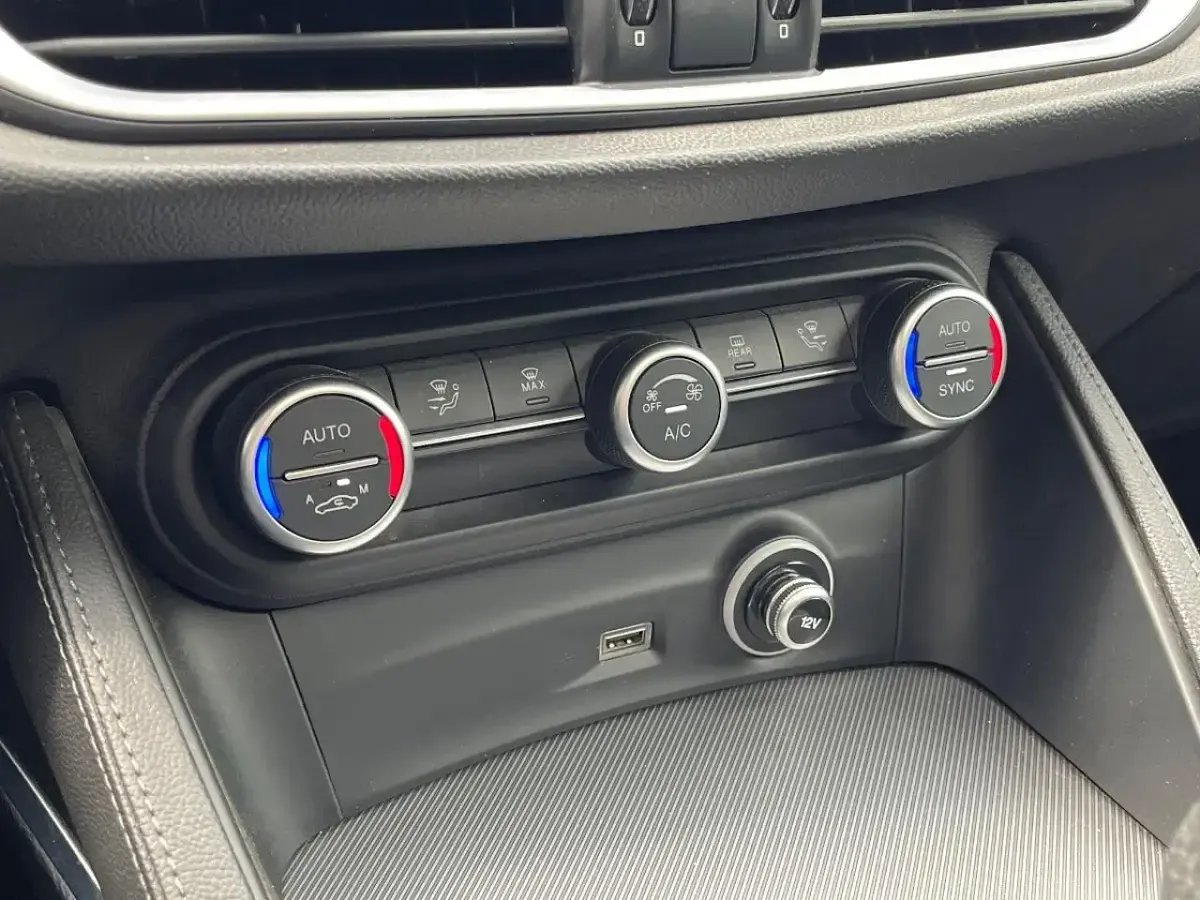 Usata Alfa Romeo Stelvio Sprint 160 CV (117 kW) 2022 Rosso SUV