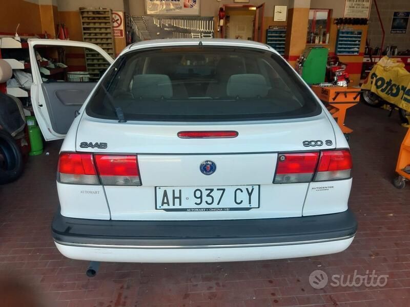 Usata Saab 900 131 CV (96 kW) 1996 Bianco Utilitaria