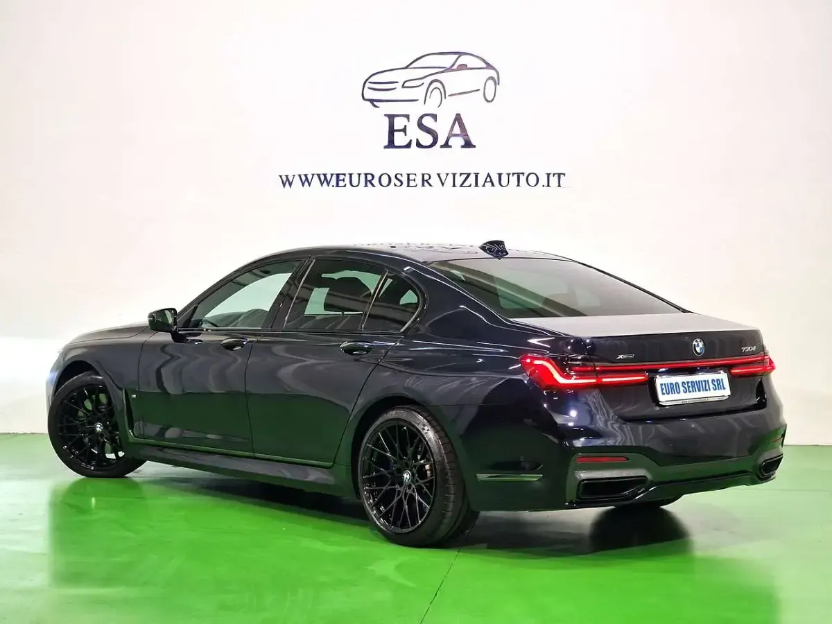 Usata BMW 730 M Sport 265 CV (194 kW) 2020 416 carbonschwarz Berlina