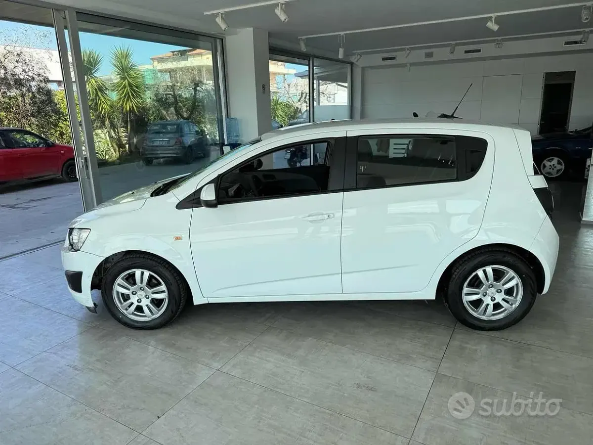 Usata Chevrolet Aveo LS 86 CV (63 kW) 2012 Bianco Berlina