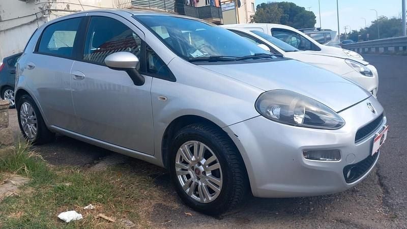 Usata Fiat Punto Lounge 85 CV (62 kW) 2015 Grigio Berlina