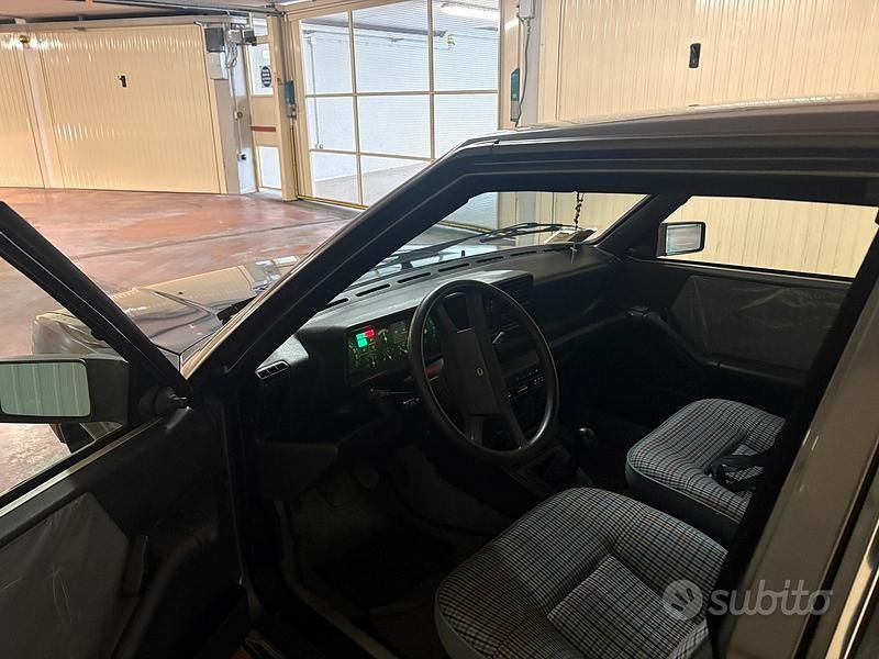 Usata Lancia Prisma 1988 Grigio Berlina