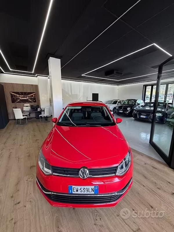 Usata VW Polo Trendline 75 CV (55 kW) 2014 Rosso Berlina