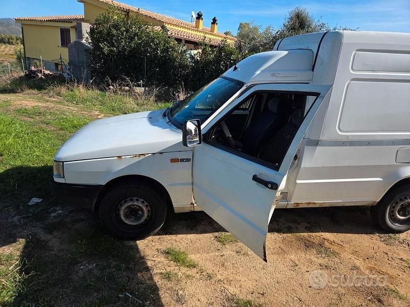 Usata Fiat Fiorino 63 CV (46 kW) 2000 Monovolume