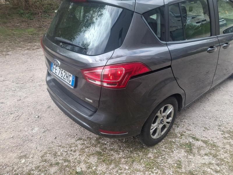 Begagnad Ford B-MAX Titanium 100 HK (73 kW) 2016 Grå Minibuss