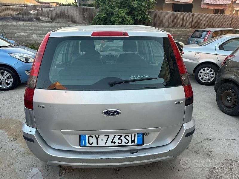 Usata Ford Fusion 68 CV (50 kW) 2005 Grigio Berlina