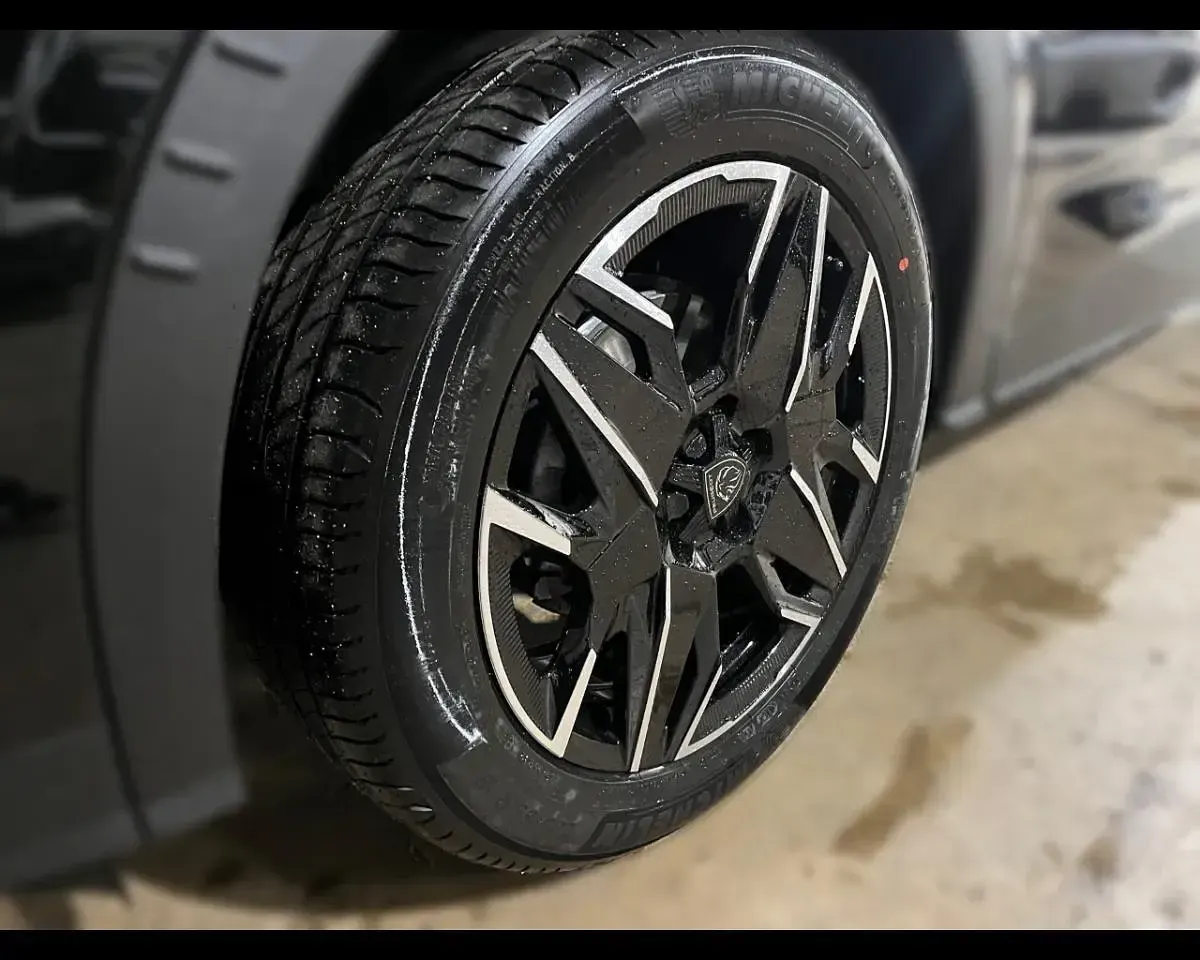 Usata Peugeot 3008 Allure 136 CV (100 kW) 2025 Nero SUV