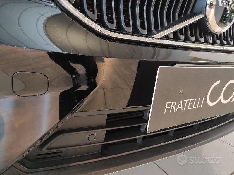 Usata Volvo XC40 129 CV (94 kW) 2022 Nero SUV