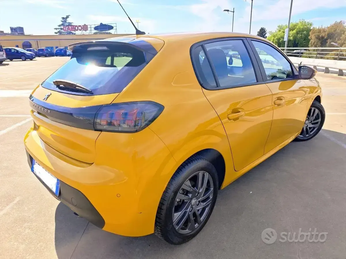 Usata Peugeot 208 101 CV (74 kW) 2021 Giallo Utilitaria