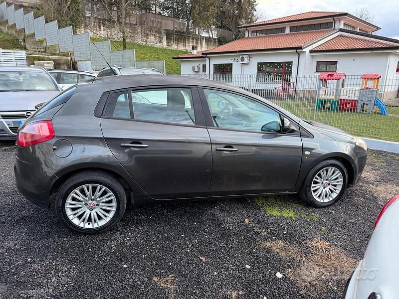 Usata Fiat Bravo Dynamic 120 CV (88 kW) 2008 Grigio Utilitaria