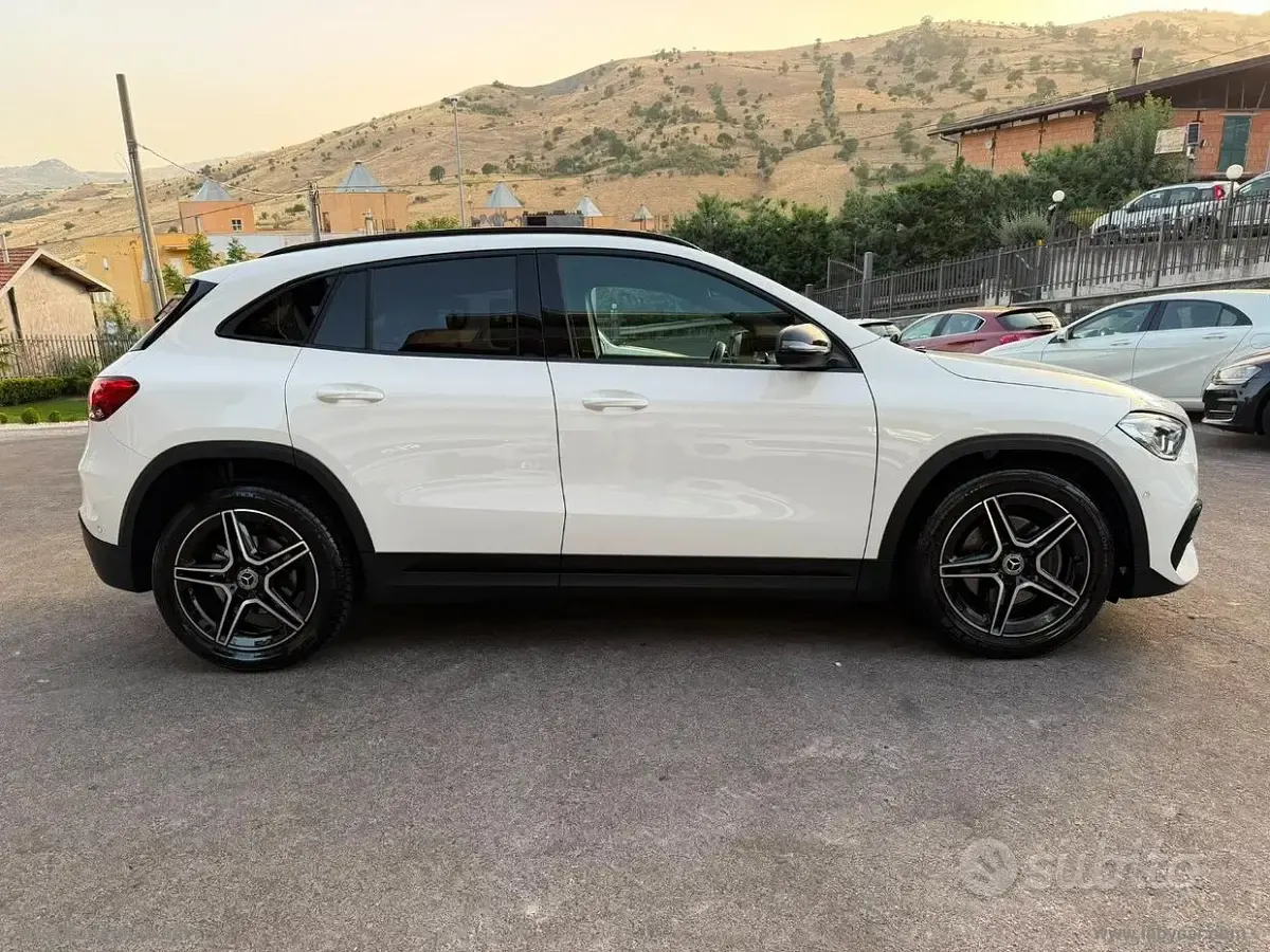 Usata Mercedes GLA200 Premium 150 CV (110 kW) 2023 Bianco SUV