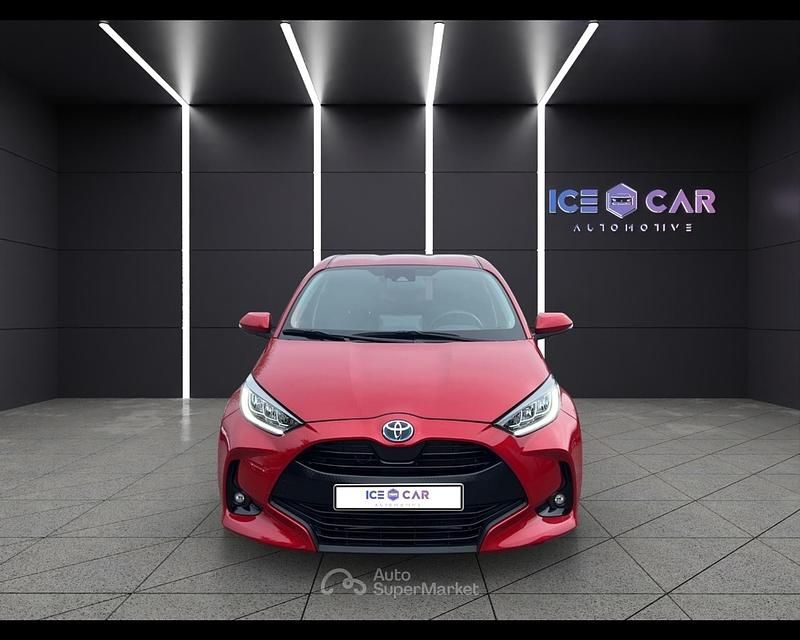 Usata Toyota Yaris Hybrid Lounge 92 CV (67 kW) 2023 Rosso Berlina