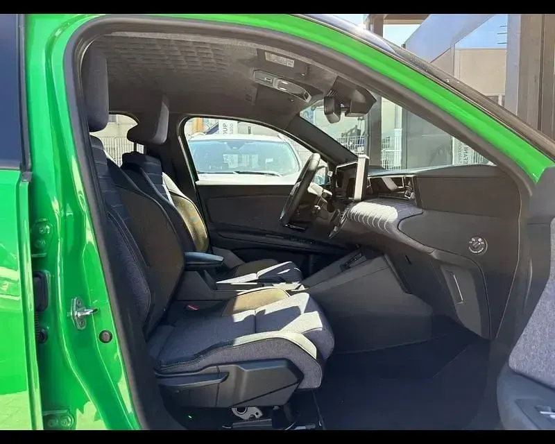 Usata Renault 5 E-Tech Komfort 110 kW (150 CV) 2025 Verde Utilitaria