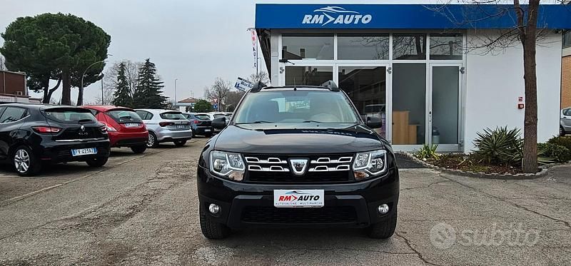 Usata Dacia Duster Lauréate 110 CV (80 kW) 2014 Grigio SUV