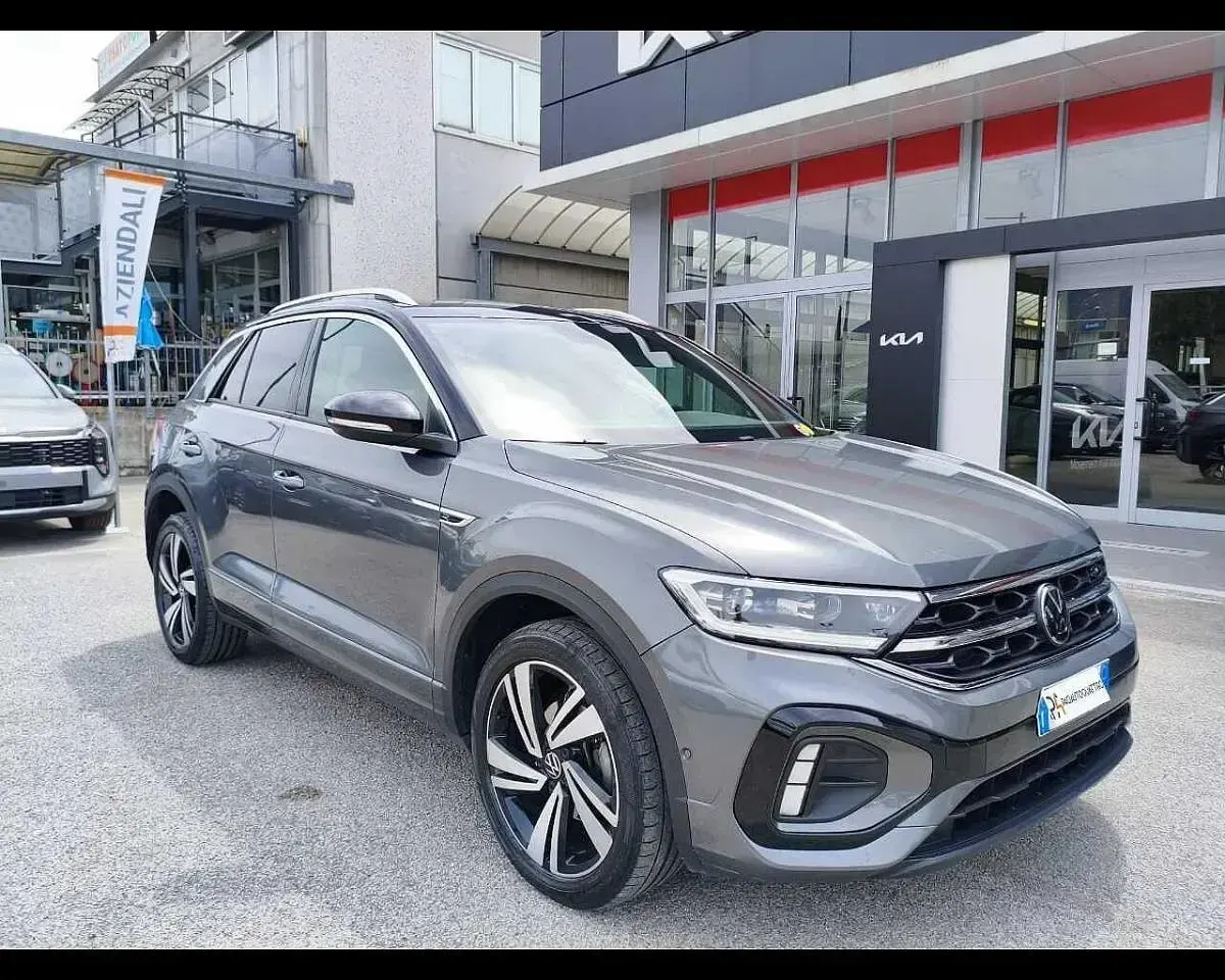 Usata VW T-Roc R-line 150 CV (110 kW) 2022 Grigio SUV