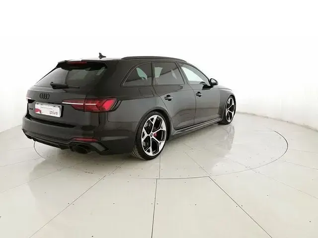 Usata Audi RS4 Comfort 450 CV (330 kW) 2024 Nero Station wagon