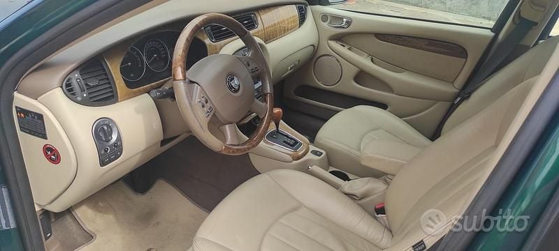 Usata Jaguar X-type 231 CV (169 kW) 2007 Verde Berlina