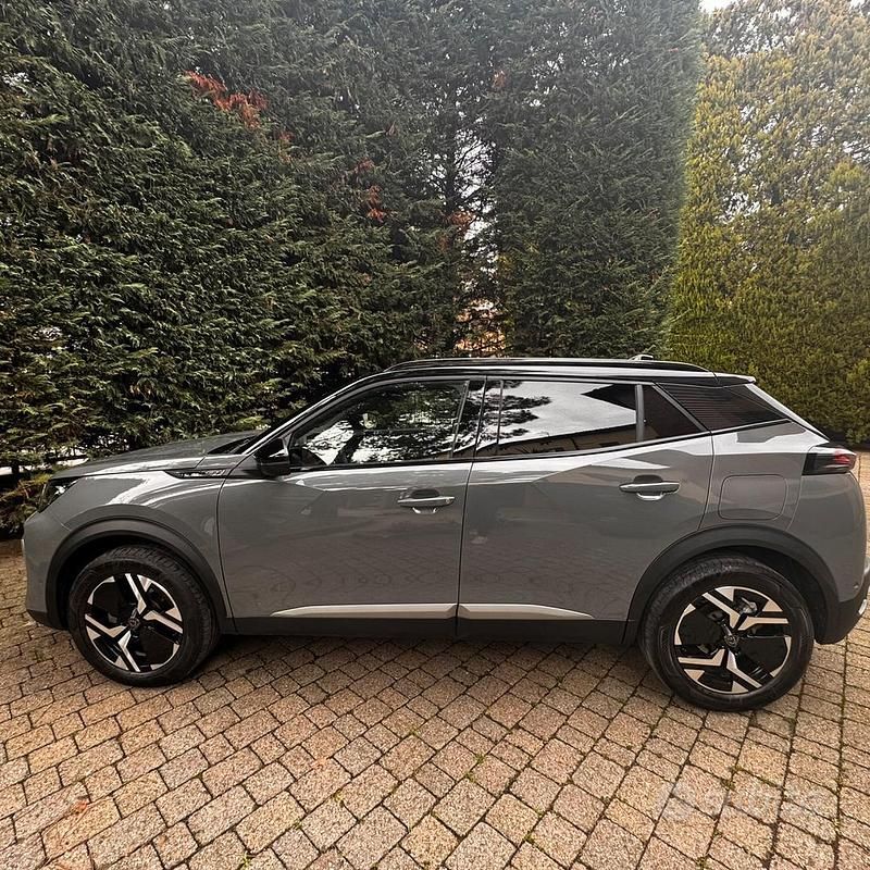 Usata Peugeot 2008 GT 131 CV (96 kW) 2024 Grigio SUV