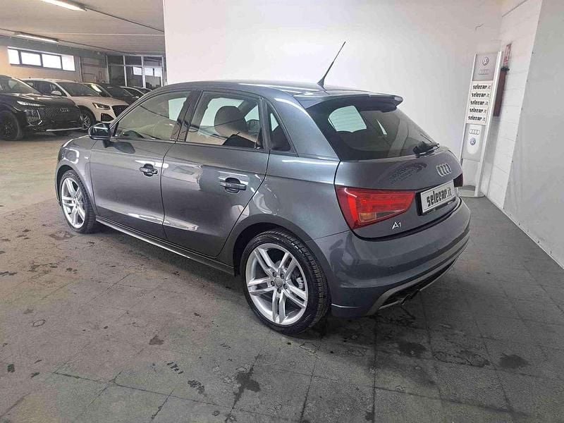 Usata Audi A1 Sportback Ambition 122 CV (89 kW) 2012 Grigio Utilitaria