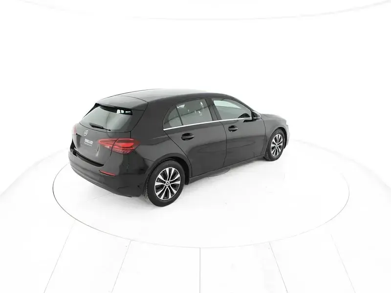 Usata Mercedes A180 Advanced 136 CV (100 kW) 2023 Nero Berlina