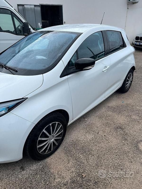Usata Renault Zoe Life 42 kW (58 CV) 2015 Bianco Utilitaria