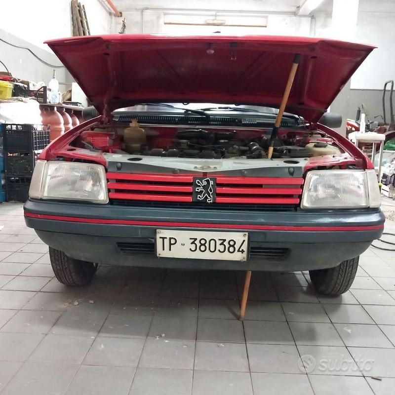 Usata Peugeot 205 1991 Rosso Utilitaria