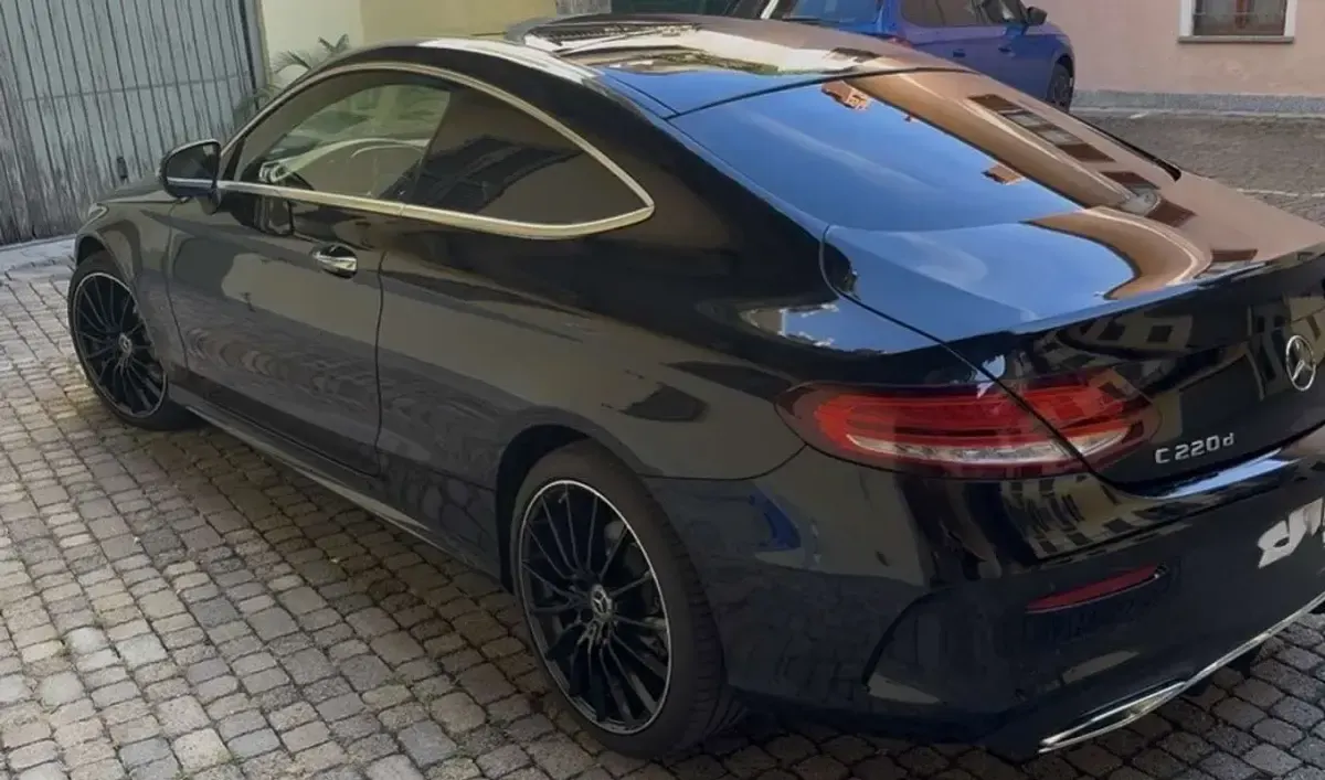Usata Mercedes C220 Premium Plus 194 CV (142 kW) 2021 Nero Coupé