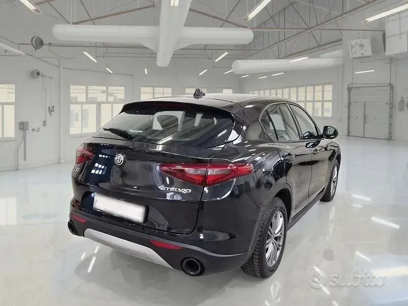 Usata Alfa Romeo Stelvio Business 190 CV (139 kW) 2022 Nero SUV