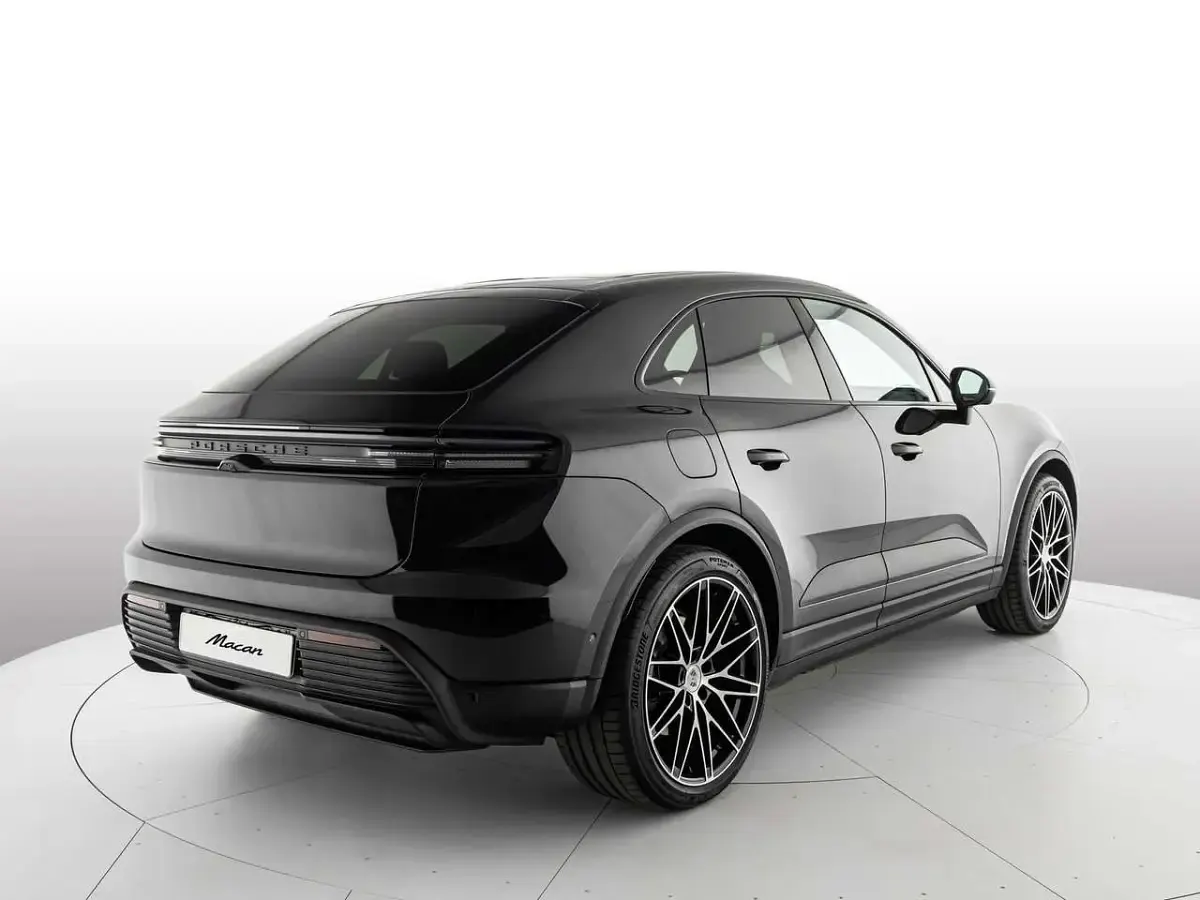 Nuova Porsche Macan 330 kW (449 CV) 2026 Nero jet metallizzato SUV