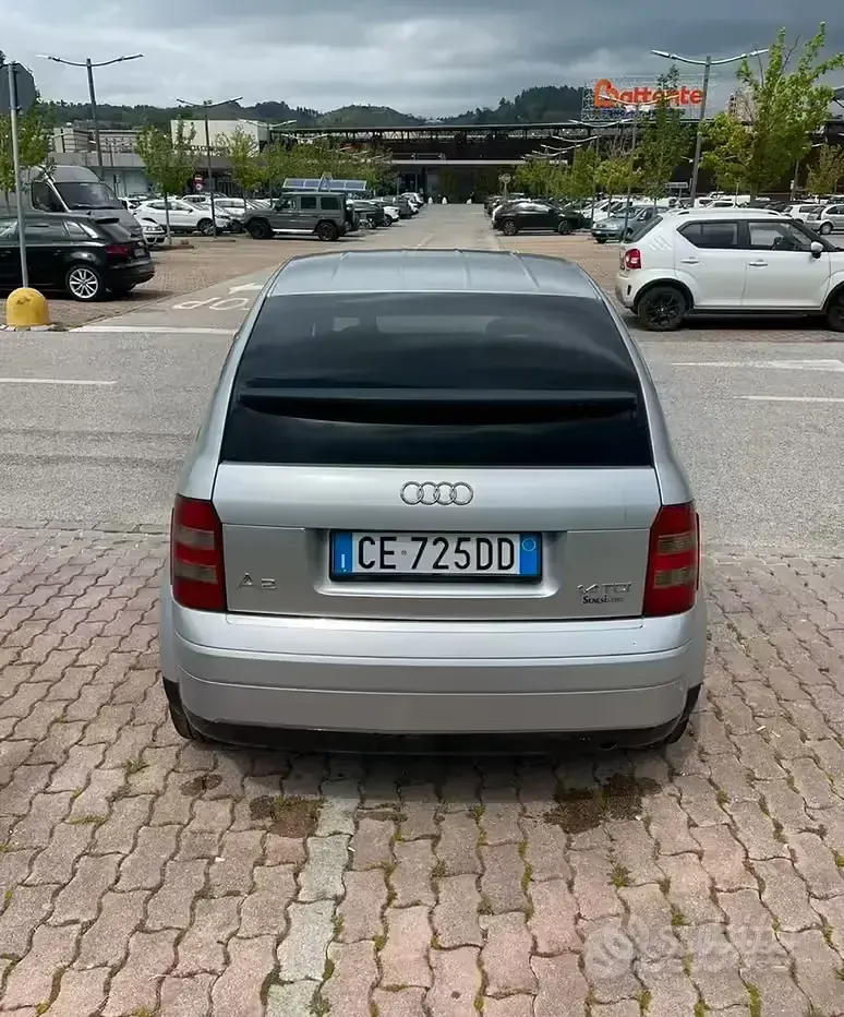 Usata Audi A2 75 CV (55 kW) 2003 Grigio Utilitaria