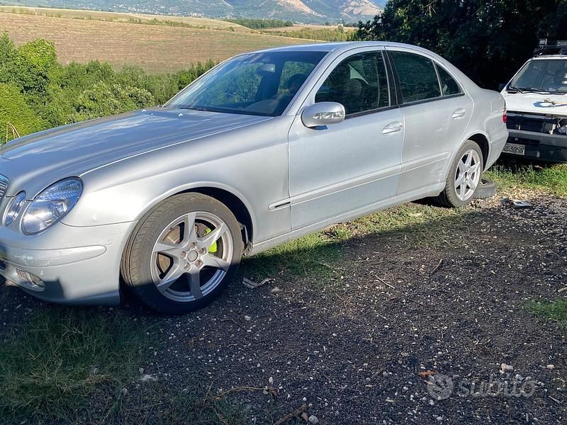Usata Mercedes E220 150 CV (110 kW) 2003 Berlina
