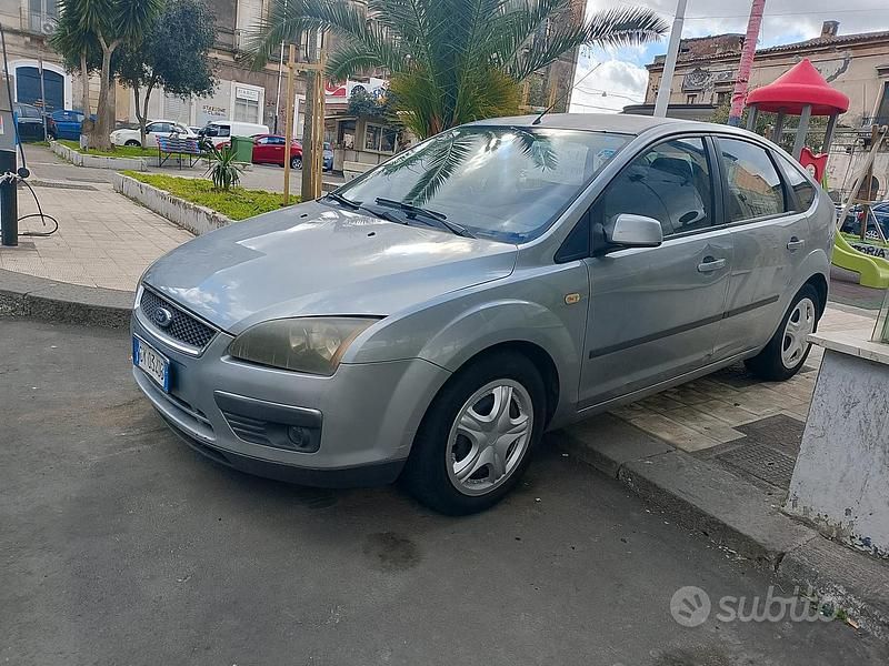Usata Ford Focus 120 CV (88 kW) 2008 Grigio Berlina