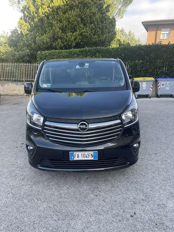 Usata Opel Vivaro 140 CV (102 kW) 2015 Monovolume