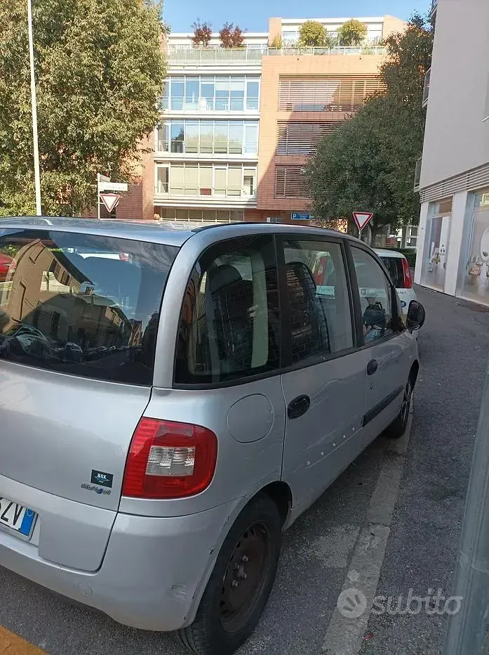 Usata Fiat Multipla 120 CV (88 kW) 2009 Grigio Monovolume
