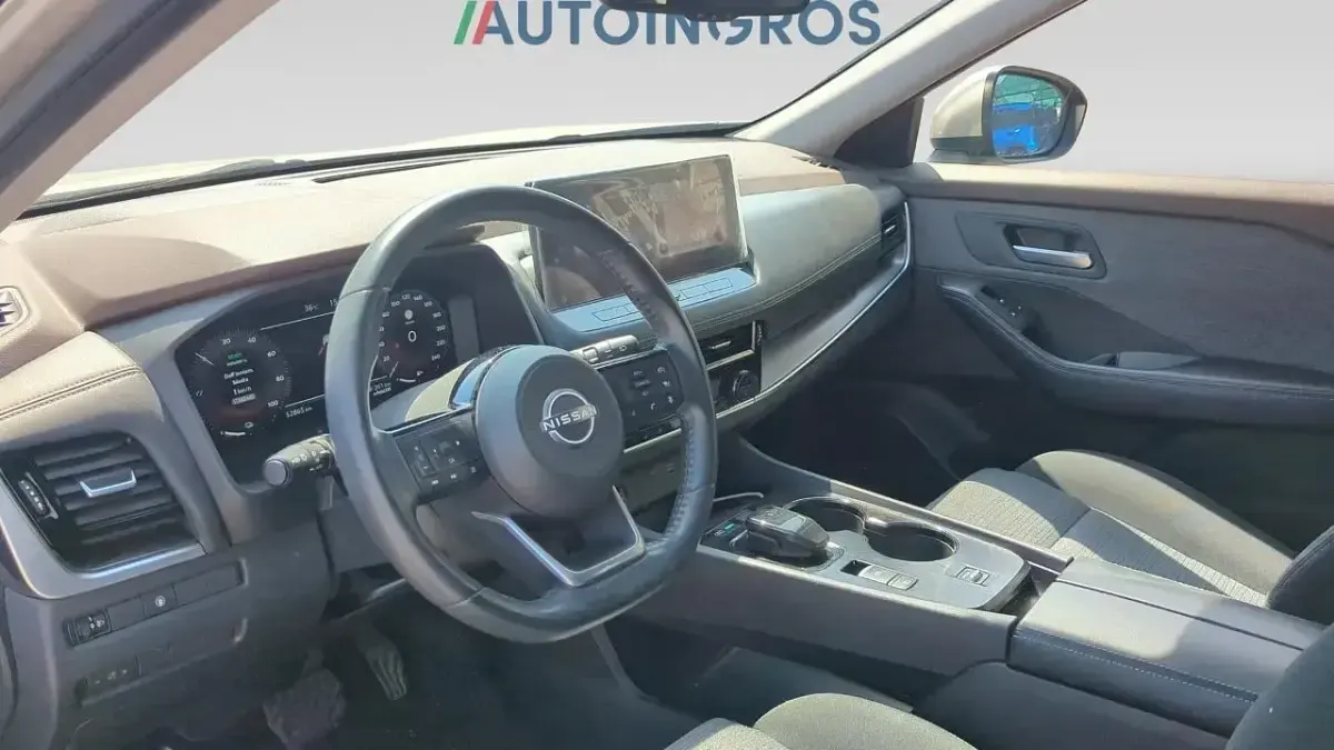 Usata Nissan X-Trail 204 CV (150 kW) 2023 Beige SUV