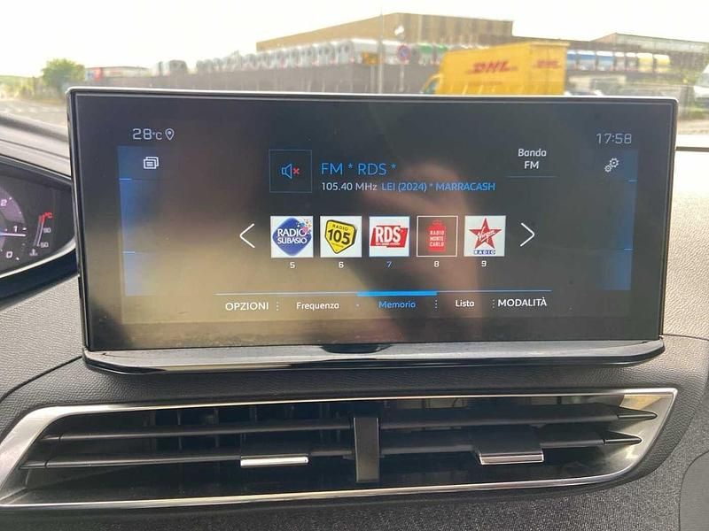 Usata Peugeot 3008 Allure 131 CV (96 kW) 2022 Blu/azzurro SUV