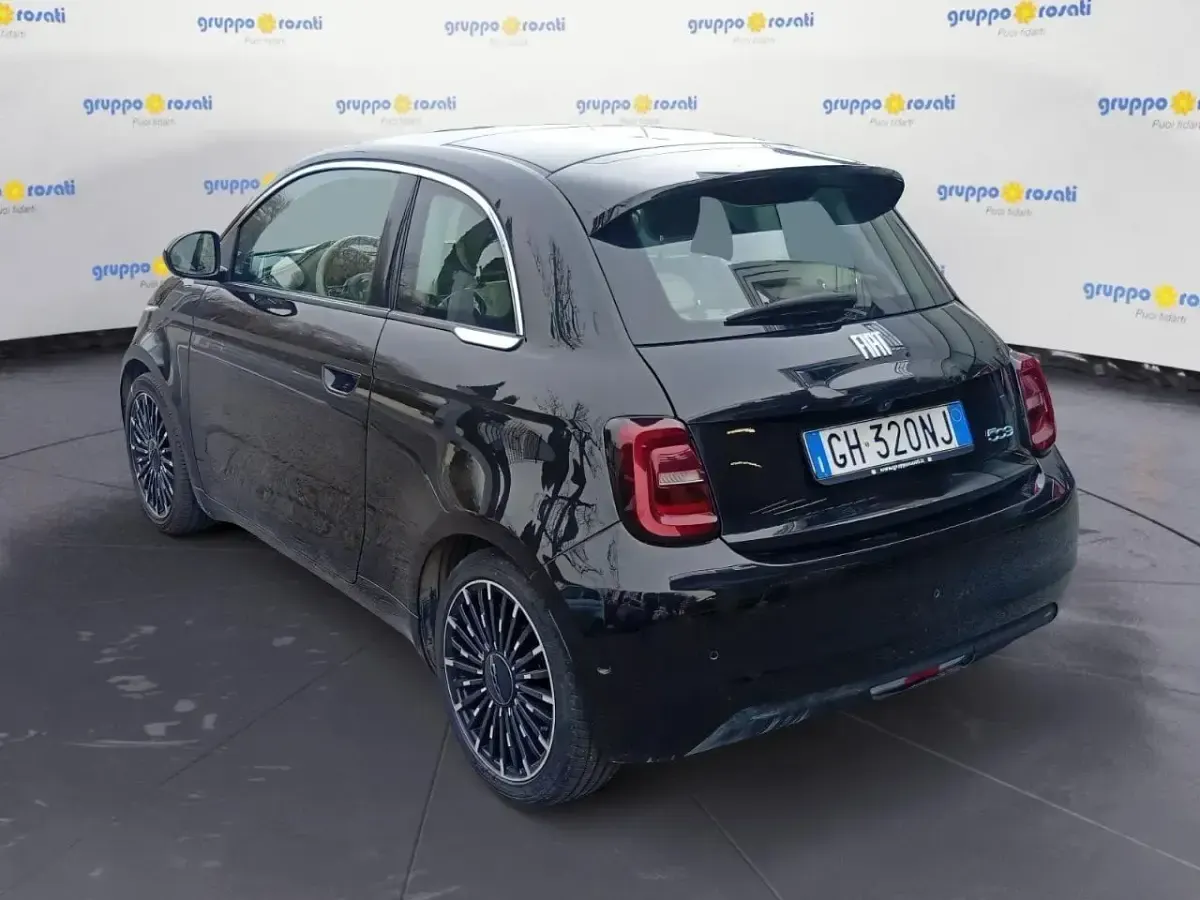 Second-hand Fiat 500e La Prima 86 kW (118 CP) 2021 Negru Hatchback