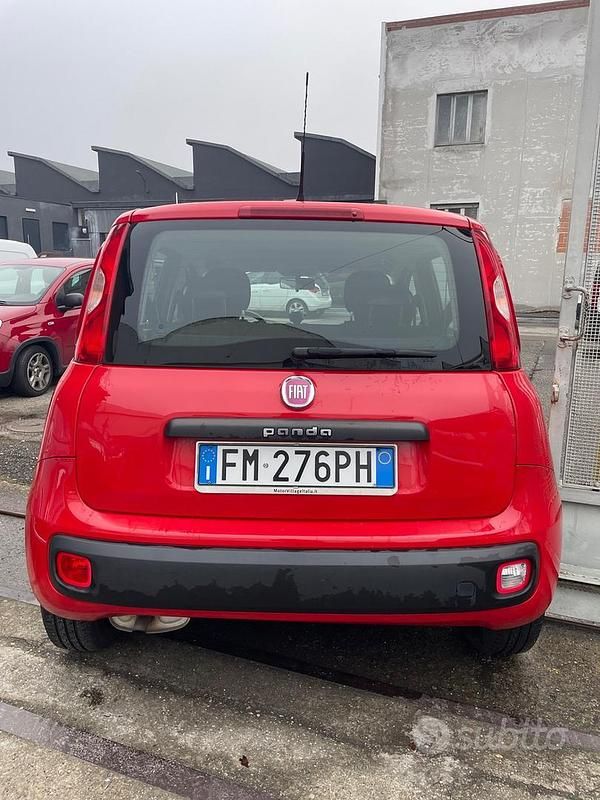 Usata Fiat Panda Lounge 69 CV (50 kW) 2017 Rosso Berlina