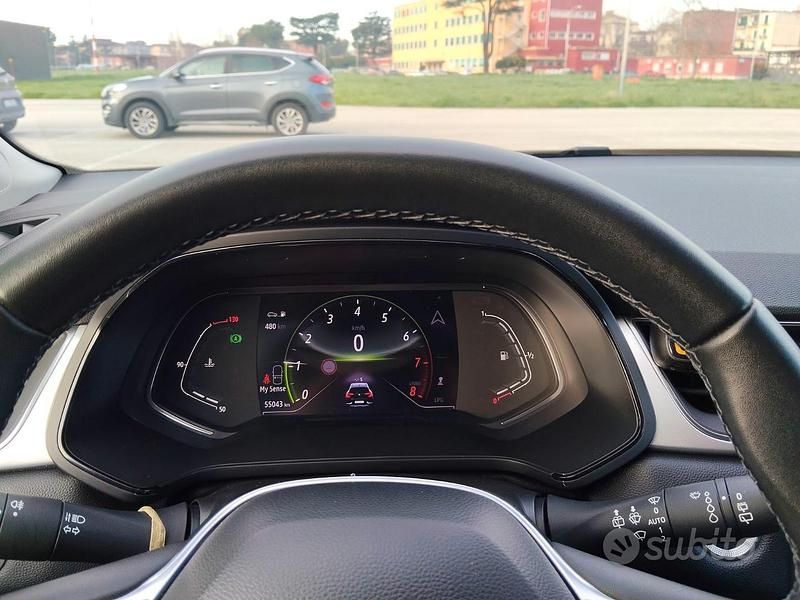 Usata Renault Captur 100 CV (73 kW) 2023 Grigio SUV