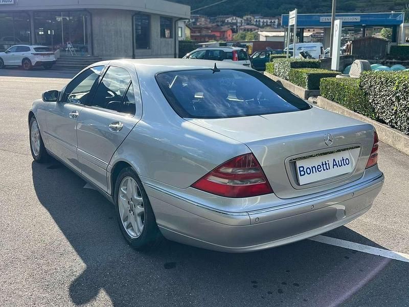 Usata Mercedes S500 299 CV (219 kW) 2000 Argento Berlina
