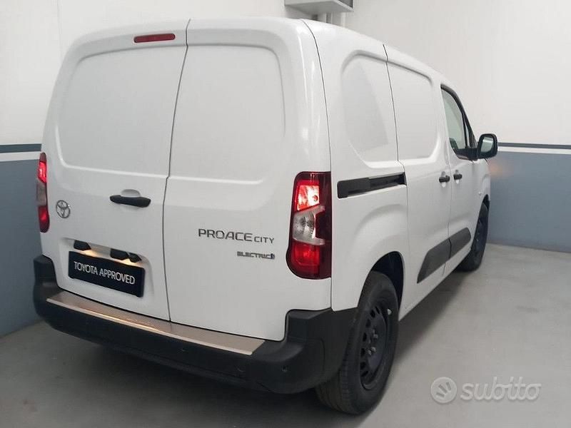 Usata Toyota Proace City City 2024 Bianco Monovolume