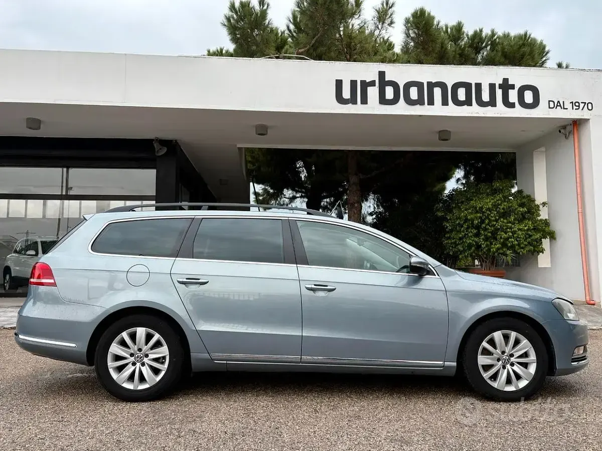 Begagnad VW Passat Comfortline 140 HK (102 kW) 2012 Blå Sedan