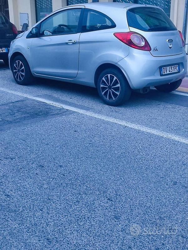 Grigio Usata 2009 Ford Ka Due volumi | 2500 € - Immagine 1/4
