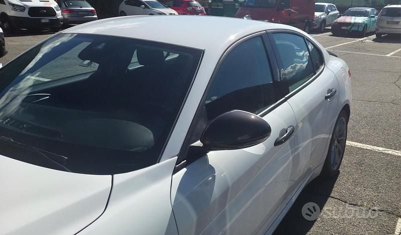 Usata Alfa Romeo Giulia 150 CV (110 kW) 2016 Bianco Berlina