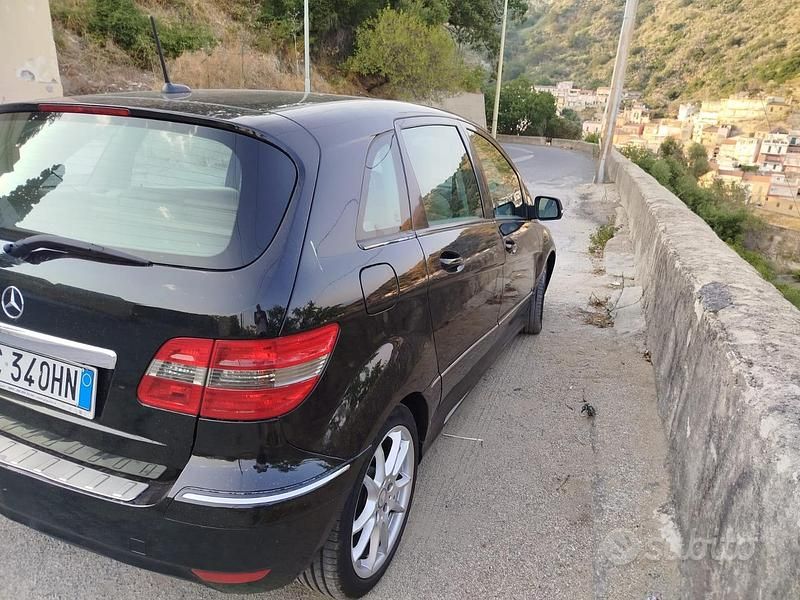 Usata Mercedes B200 2008 Nero Monovolume