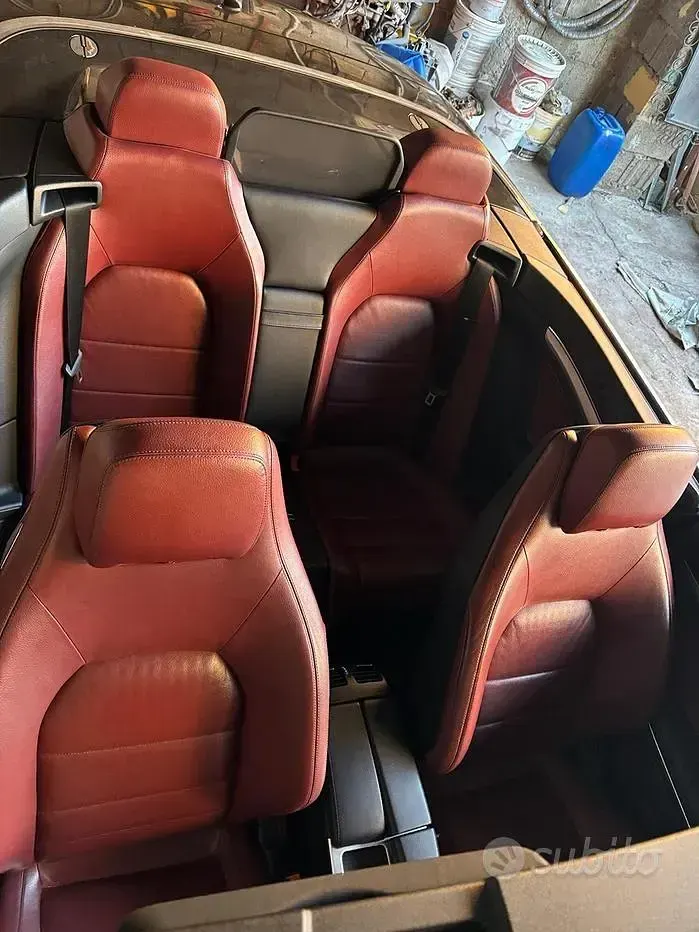 Usata Mercedes E220 170 CV (125 kW) 2011 Nero Cabrio