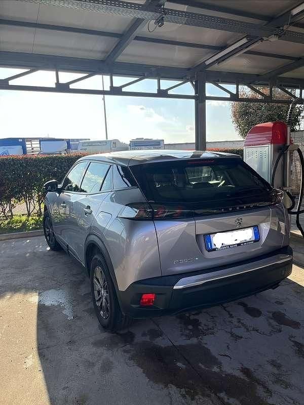 Usata Peugeot 2008 Active 102 CV (75 kW) 2022 SUV