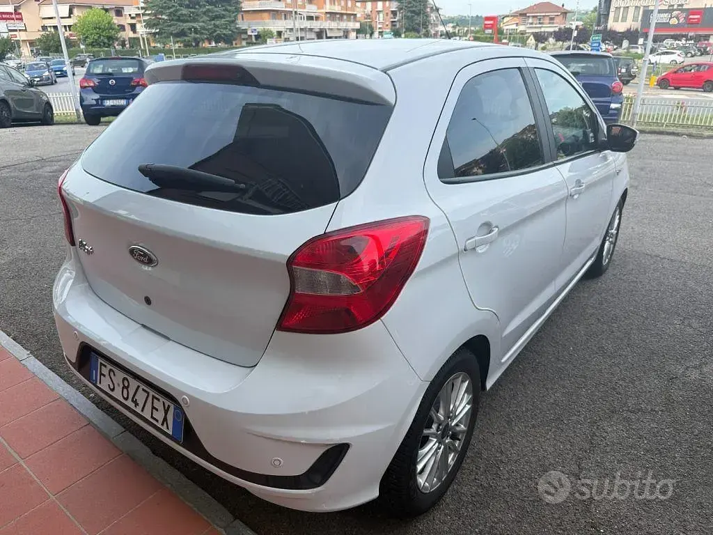 Usata Ford Ka Plus Ultimate 86 CV (63 kW) 2018 Bianco pastello Utilitaria