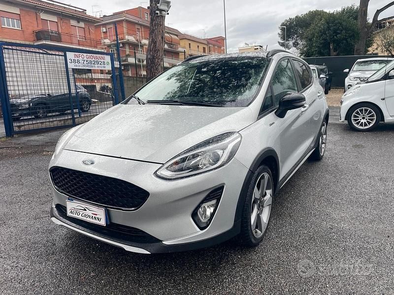 Usata Ford Fiesta Active 100 CV (73 kW) 2019 Grigio Utilitaria