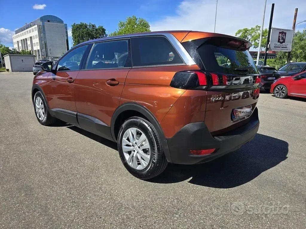 Usata Peugeot 5008 Active 131 CV (96 kW) 2023 Other SUV